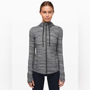 H172. Lululemon Hooded Define Jacket *Nulu
Heathered Blk/Wt/Blk
Size: 6